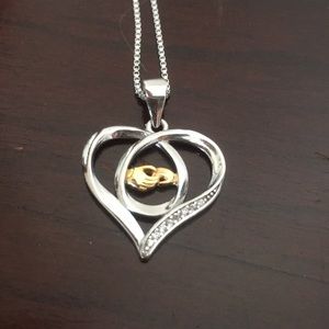 Mother/ child hands necklace!